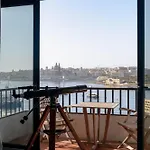 Luxury Seafront 3br With Valletta Views * Gzira