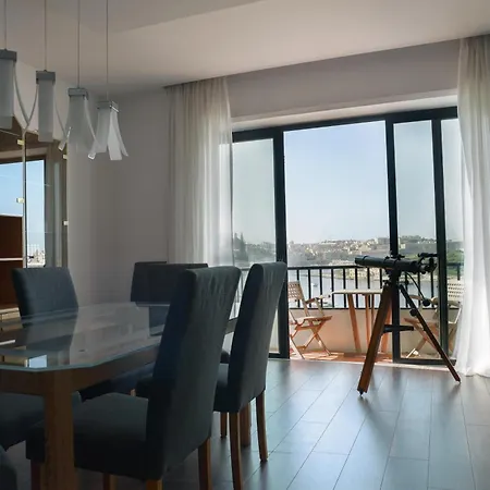Luxury Seafront 3br With Valletta Views דירה Gzira