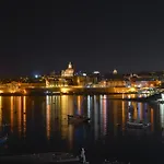 Luxury Seafront 3br With Valletta Views グジラ