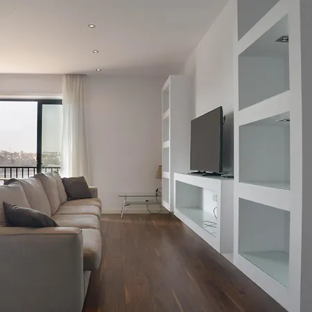 Luxury Seafront 3br With Valletta Views
