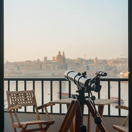 شقة Luxury Seafront 3br With Valletta Views *