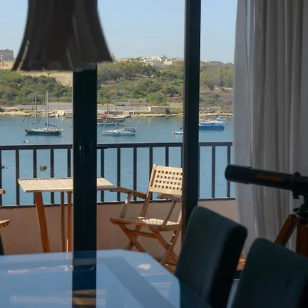 Luxury Seafront 3br With Valletta Views شقة