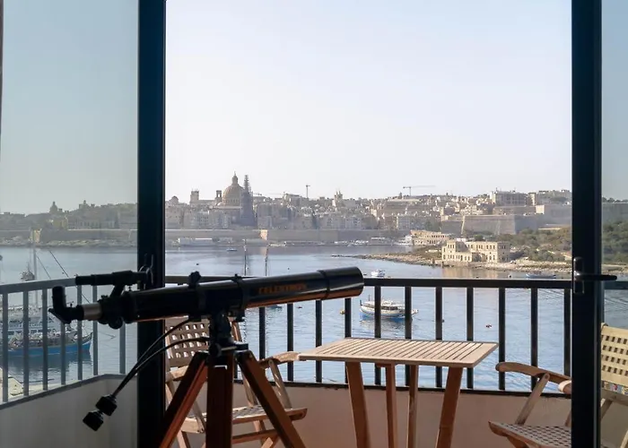 Sliema Seafront 3 Bedroom * Gzira