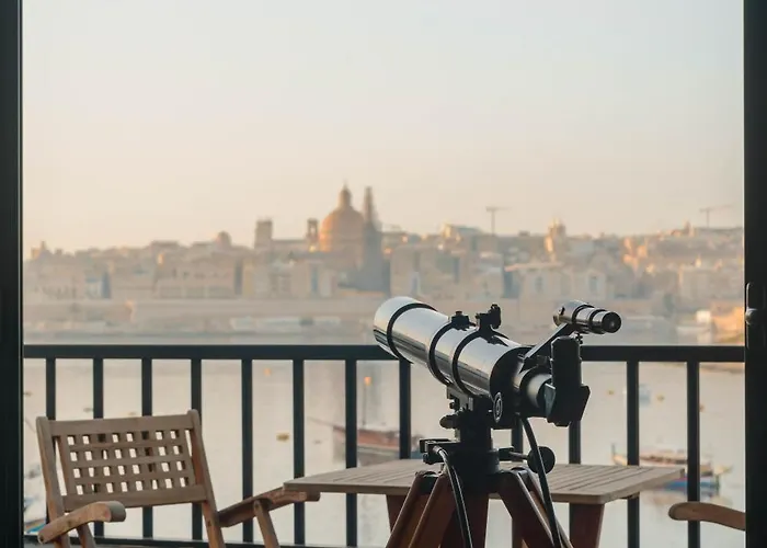 Apartment Sliema Seafront 3 Bedroom *