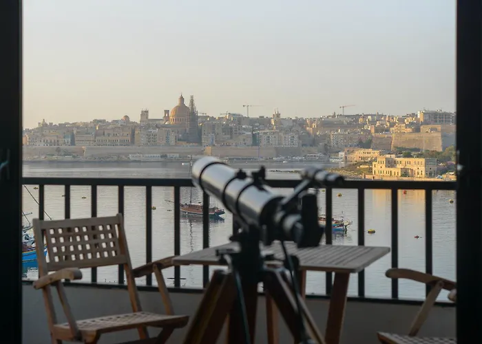 Apartment Sliema Seafront 3 Bedroom *